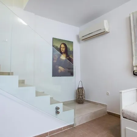 Monalisa Villa *