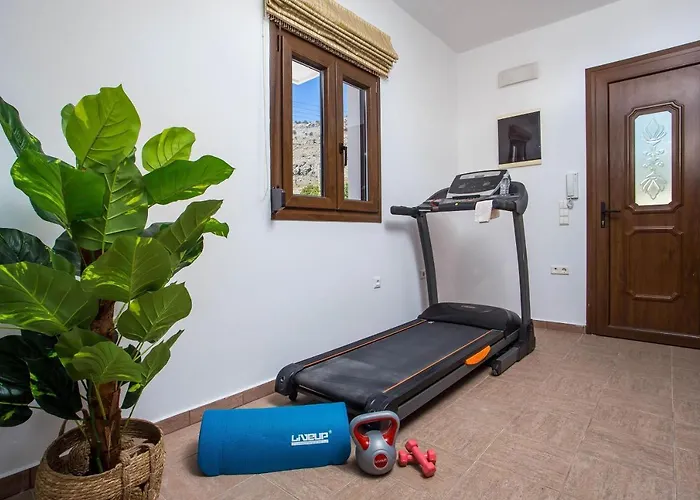 Monalisa Pefki (Rhodes)